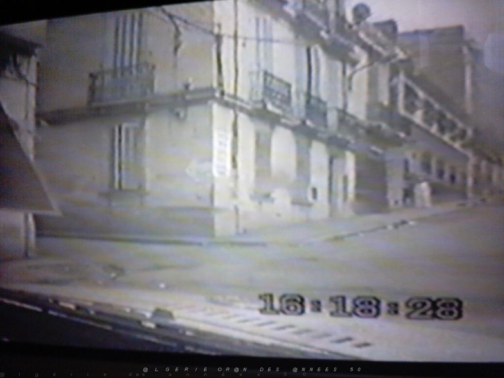 VOYAGE DU 22 29 04 2006 790 le coin de la rue Moncey a Miramar.jpg